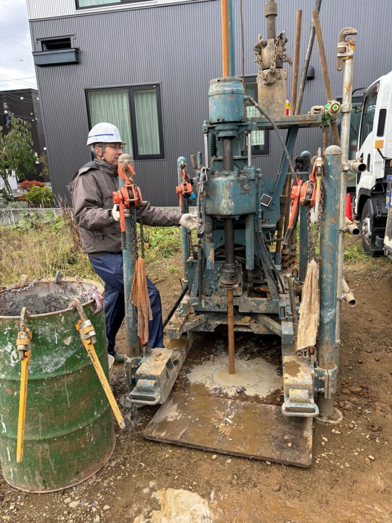 ボーリングマシンメーカー様現場掘削体験の様子