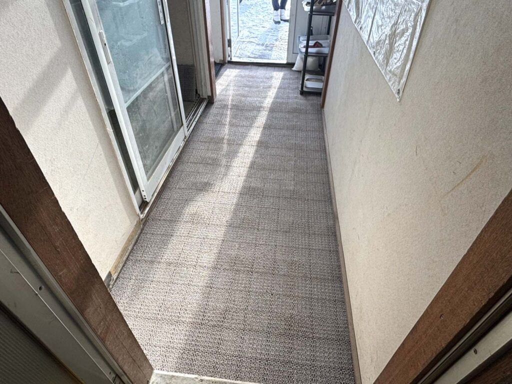 会社の玄関を改装しました