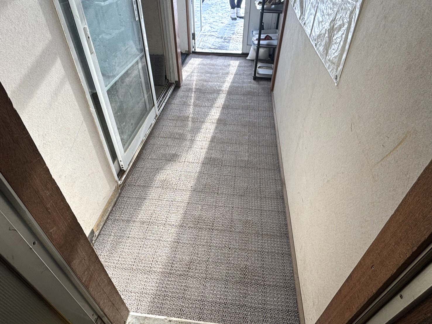 会社の玄関を改装しました